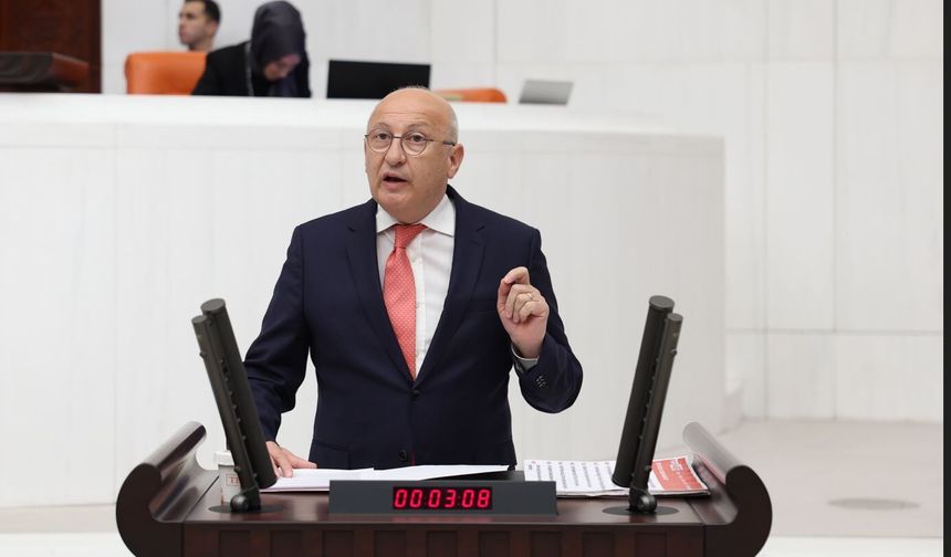 Utku Çakırözer; "AKP iktidarı şimdi de çalışanların lojmanlarına çöküyor
