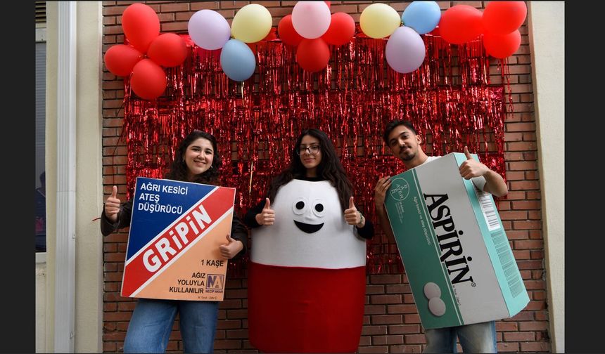 Geleceğin Eczacıları 14 Mayıs’ı Coşkuyla Kutladı