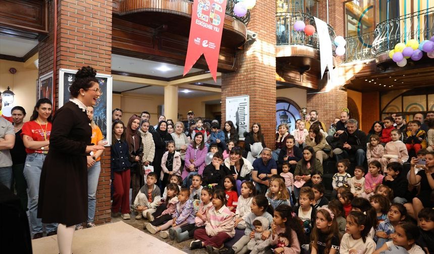 Çocuk Gençlik Ve Kukla Tiyatroları Festivali Coşkusu Sürüyor