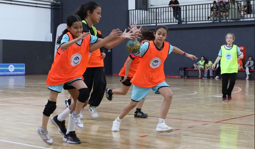 Odunpazarı’nda Genç Kızlar Hentbol Turnuvası Coşkusu