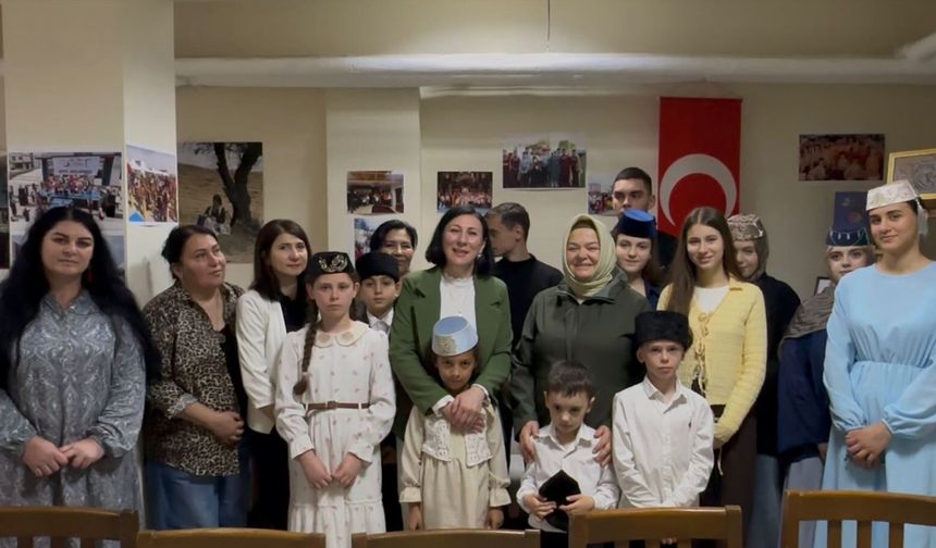 Ayşen Gürcan Kırım Tatarı Ailelerle Bayramlaştı