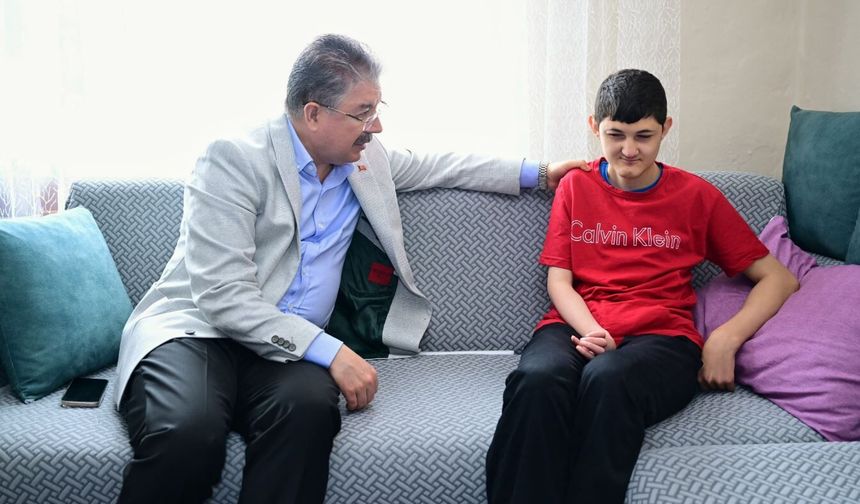 Vali Yılmaz'dan Bayramda Aile Ziyareti