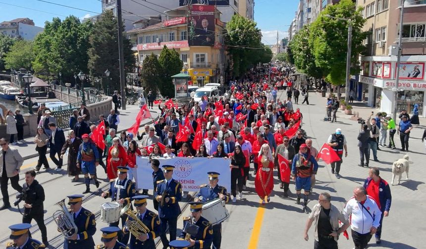Vali Yılmaz Gençlerle Yürüdü