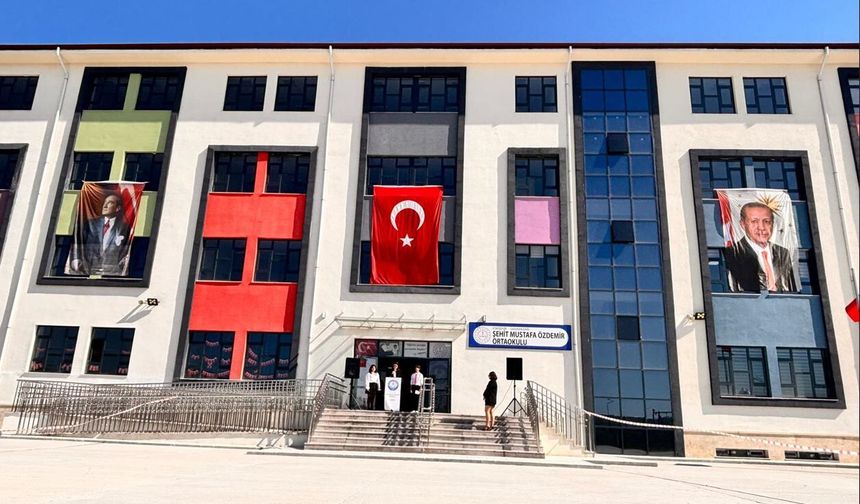 Görüntüler rüzgârın etkisiyle oluşan anlarda çekildi