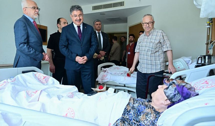 Vali Yılmaz Hastaların Bayramını Kutladı