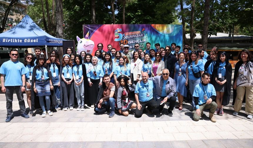 Başkan Kurt: “Atatürk’ün Açtığı Yolda Gençlikle Aydınlık Yarınlara”