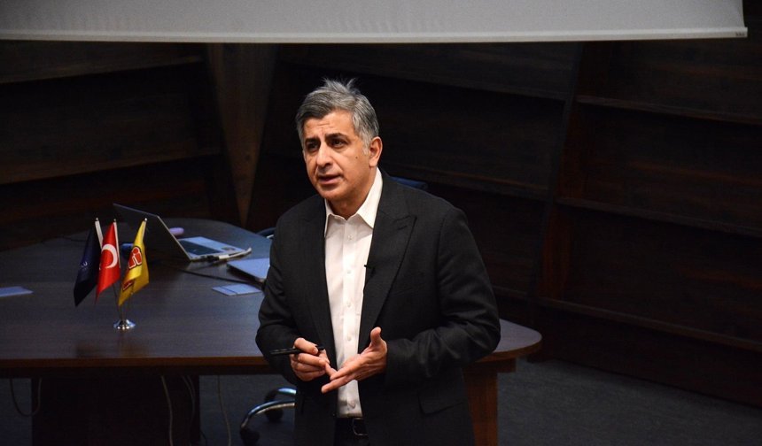 ETİ Global CEO’su Öz Anadolu Üniversitesi Öğrencileriyle Buluştu