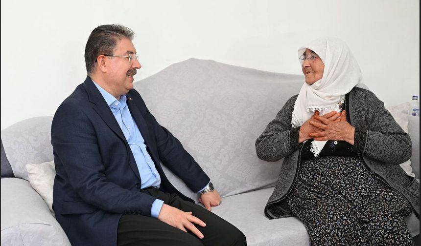 Vali Yılmaz'dan Ayşe Teyzeye Bayram Ziyareti