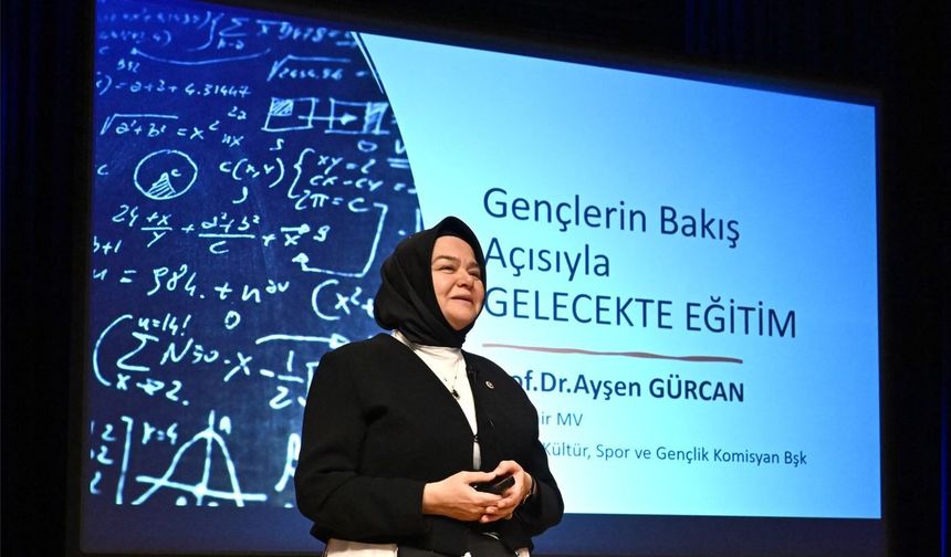 Sempozyumun Açılış Dersini Ayşen Gürcan Verdi