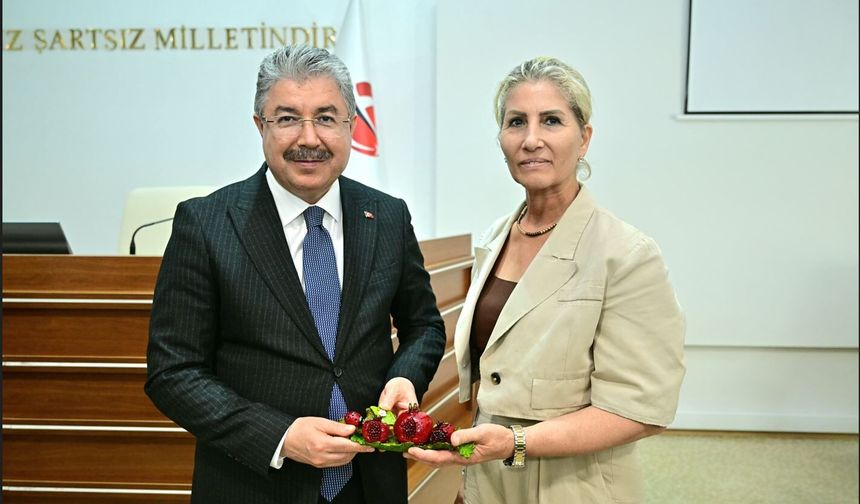 Muhtarlar vatandaş ile devlet arasında köprüdür