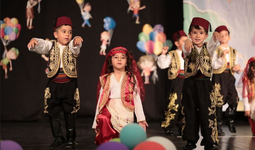 Odunpazarı’nın Minikleri Yıl Sonu Gösterileriyle Sahnede