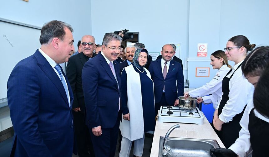Yeni binada incelemelerde bulundular