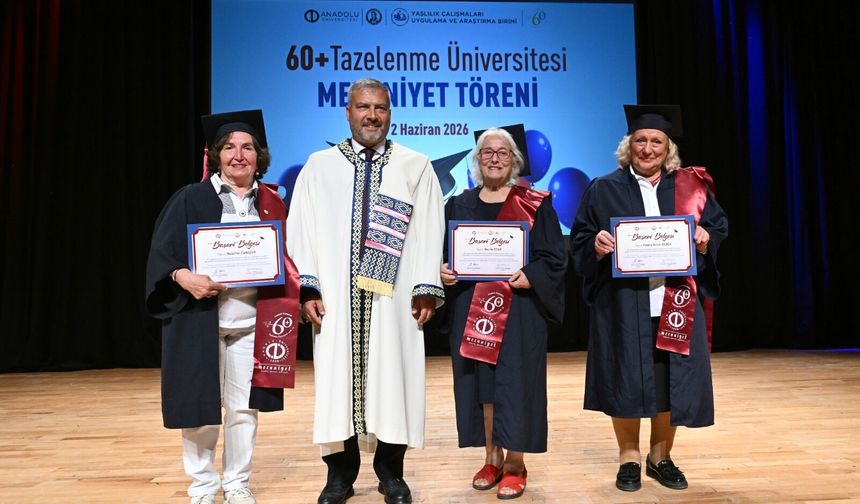 60+ Tazelenme Üniversitesi mezunlarını törenle uğurladı