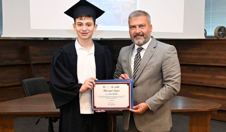 ÜYEP Mezunlarını Törenle Uğurladı
