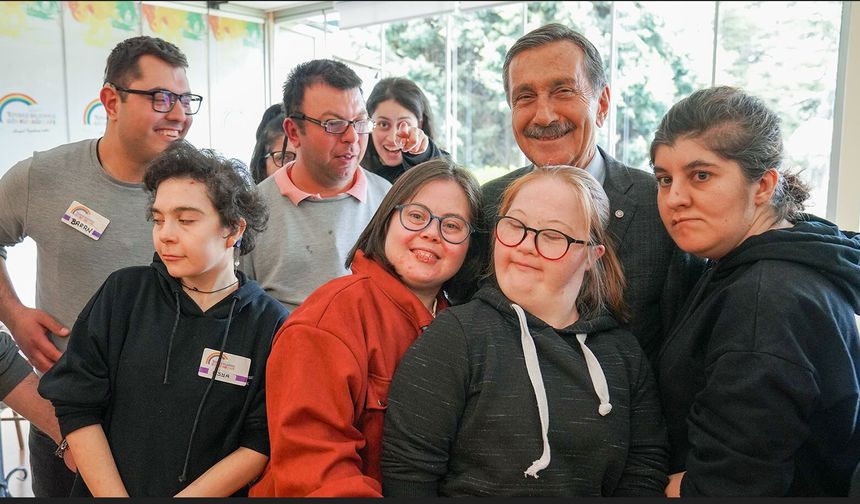 Gökkuşağı Kafe 15 Yıldır Hayatlara Dokunuyor