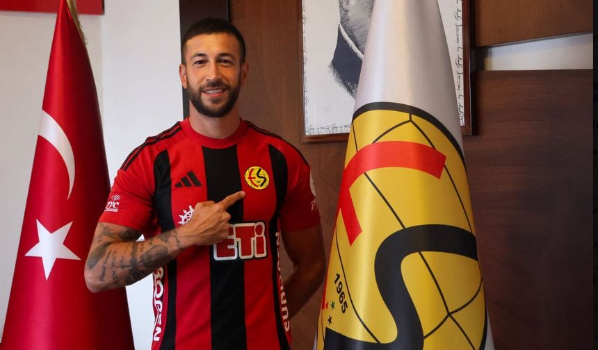 ES ES'ten Golcü Transferi