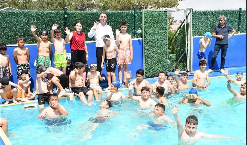 Beylikova Belediyesi’nden Yaz Dönemi Ücretsiz Yüzme Kursları