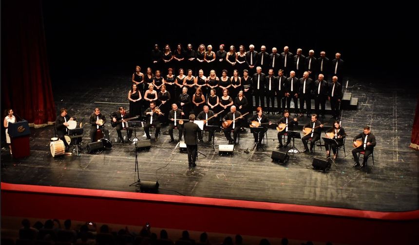 Odunpazarı HEM Türk Halk Müziği Korosu'ndan Görkemli Konser
