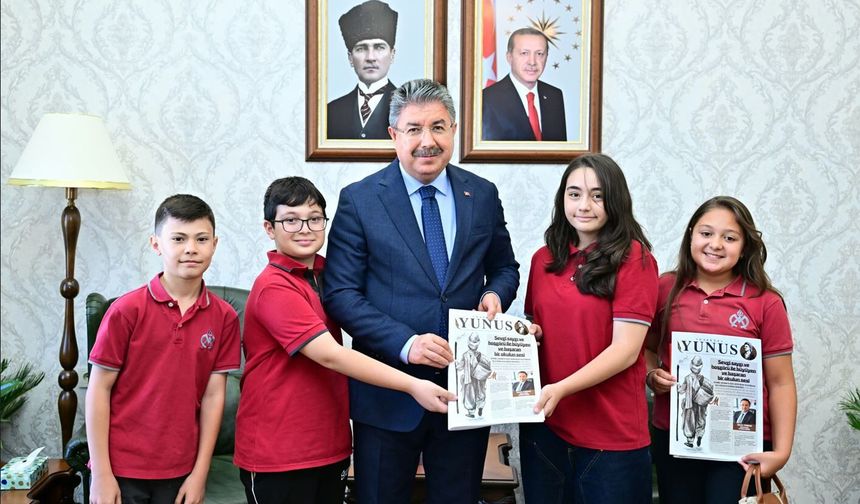 'Gazete Yunus'u Vali Yılmaz'a Takdim Ettiler