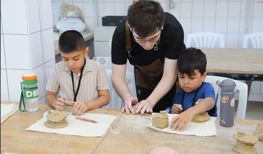 ESMEK Yaz Okulu’nda Çocuklar Hem Öğreniyor Hem Eğleniyor