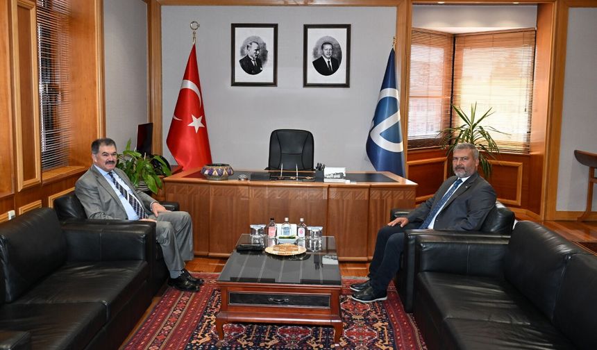 Kaymakam Ömer Ulu’dan Anadolu Üniversitesine Veda Ziyareti