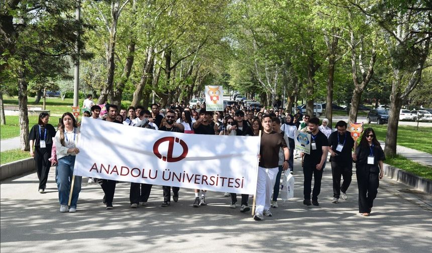 Anadolu Üniversitesinde kampüs yaşamının kalbi öğrenci kulüplerinde atıyor