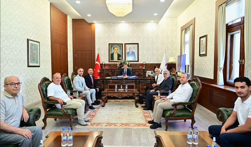 Vali Yılmaz Gümüşhaneliler Derneği Yönetimini Kabul Etti