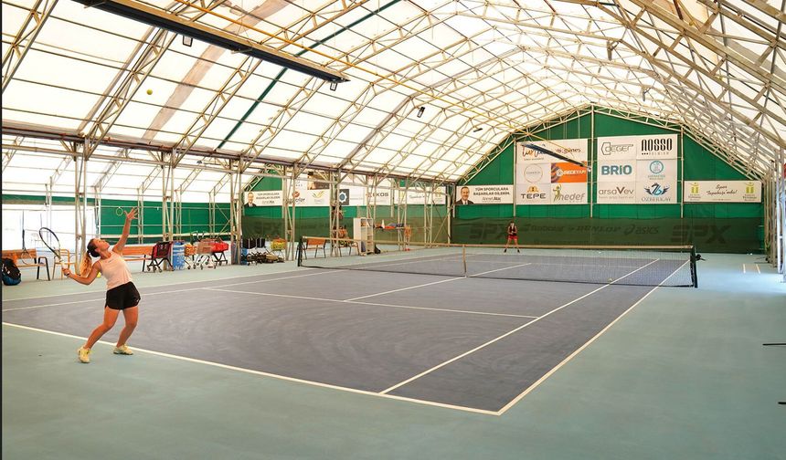 4. Geleneksel Kurtuluş Kupası Tenis Turnuvası Başladı