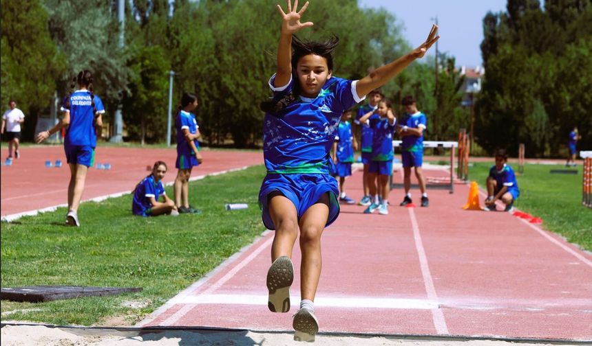 Odunpazarı’nda Atletizm Yaz Okulu Çalışmaları Sürüyor