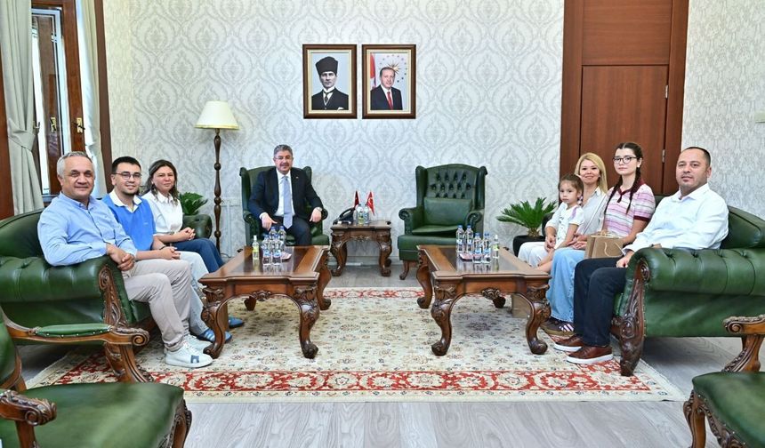 YKS Şampiyonlarından Vali Yılmaz'a Ziyaret