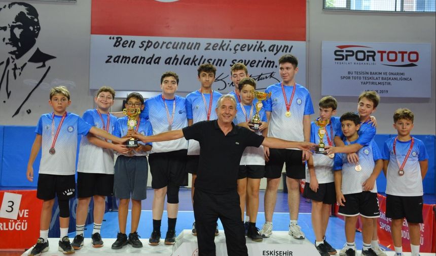 Eskişehir Büyükşehir Spor Kulübü’nden Masa Tenisinde Çifte Başarı
