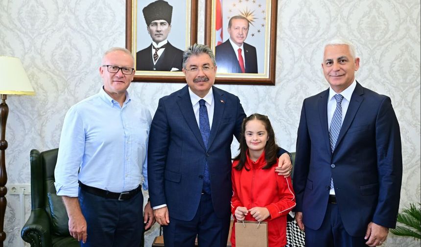 Vali Yılmaz Türkiye Şampiyonu Elif'i Misafir Etti