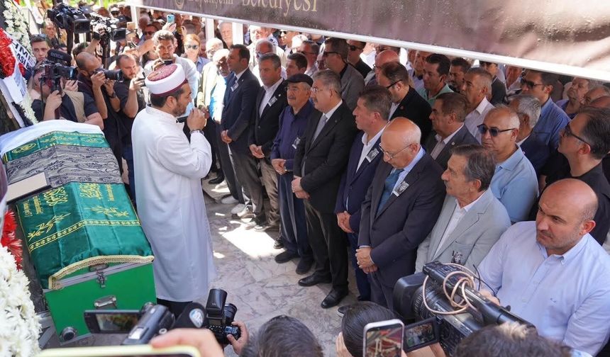 Güzin Büyükerşen Toprağa Verildi
