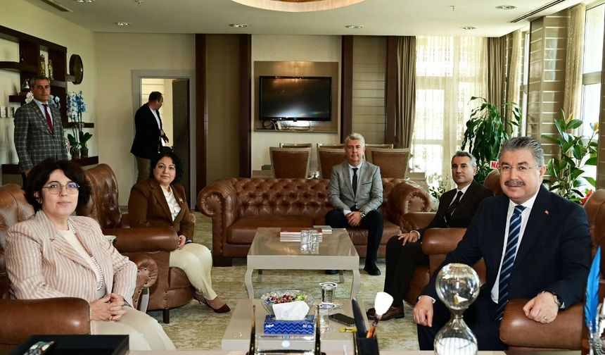 Vali Yılmaz'dan ESOGÜ Rektörüne İade-i Ziyareti