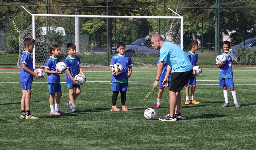 Odunpazarı’nda Futbol Yaz Okuluna Büyük İlgi