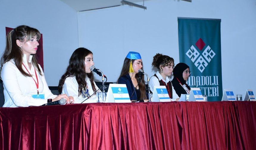 Cengiz Dağcı'nın Hayatı ve Edebi Kişiliği Anlatıldı