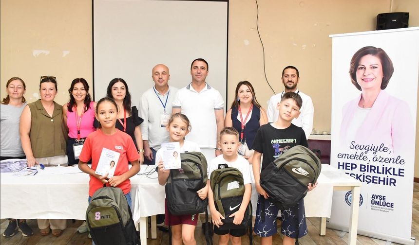 Beylikova'da İlköğretim Öğrencilerine Çanta ve Kırtasiye Desteği