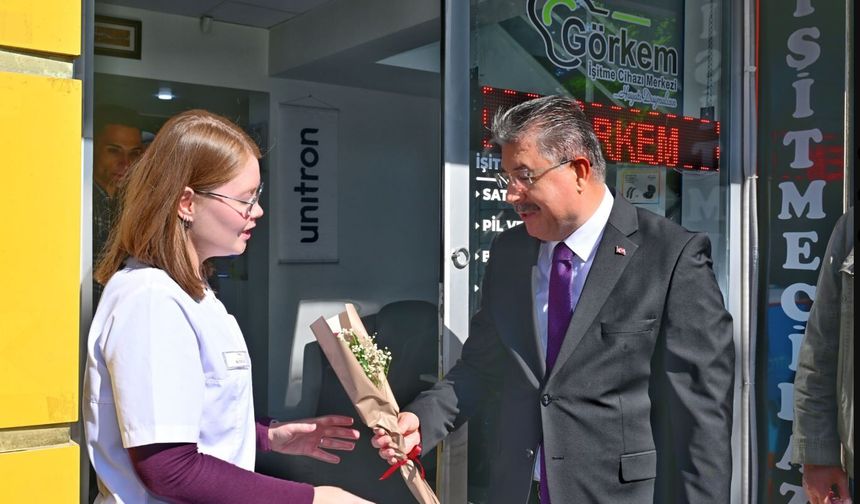 Vali Yılmaz Eczacıların Gününü Kutladı