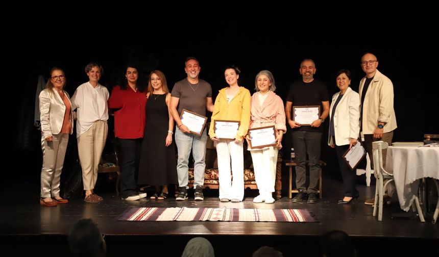 “Demans Pratiği” İle Alzheimer’a Sanatla Dikkat Çekildi