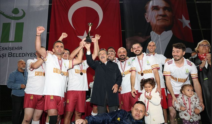 Tepebaşı Belediyesi 8. Geleneksel Cumhuriyet Kupası Sahibini Buldu