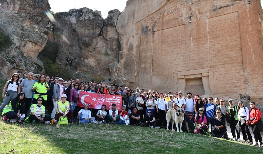 Cumhuriyet Coşkusu Frig Vadisi’ne Taşındı