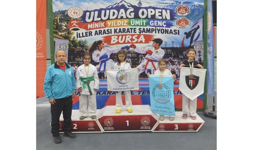 Mavi Spor’un Karatecileri Bursa’da Rüzgar Gibi Esti