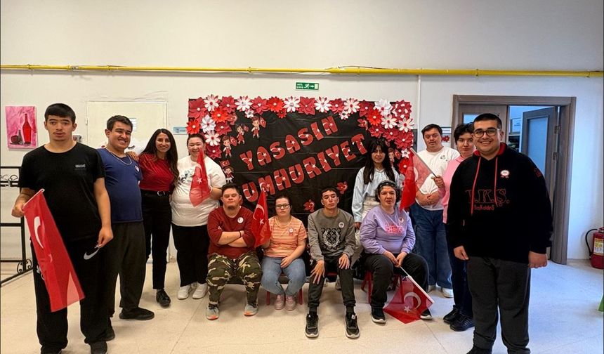 Engelsiz Kültür Ve Sanat Merkezi’nde Cumhuriyet Coşkusu