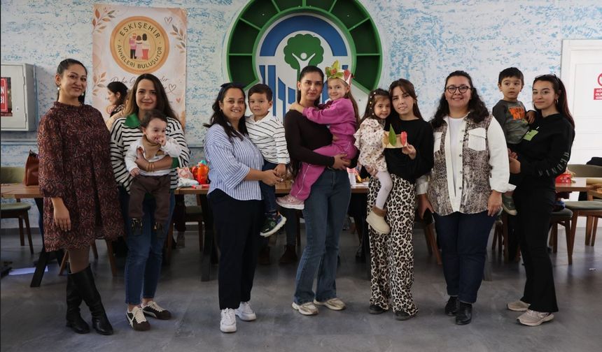 Kazım Kurt’un Desteğiyle Anneler Alaaddin Park Cafe’de Buluştu