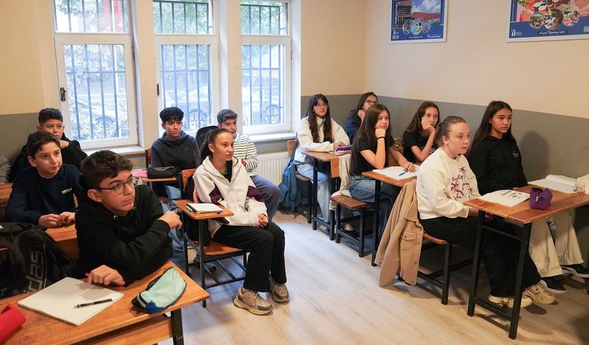 Başkan Ataç “Hiçbir Çocuk Ekonomik Zorluk Nedeniyle Eğitimden Mahrum Kalmamalı”