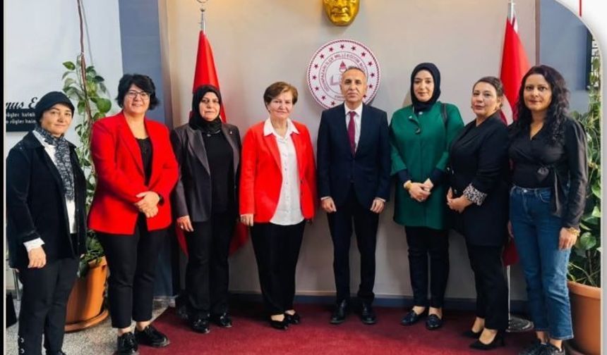 AK Parti Odunpazarı İlçe Kadın Kolları'ndan Hancı'ya 'Hayırlı Olsun' Ziyareti