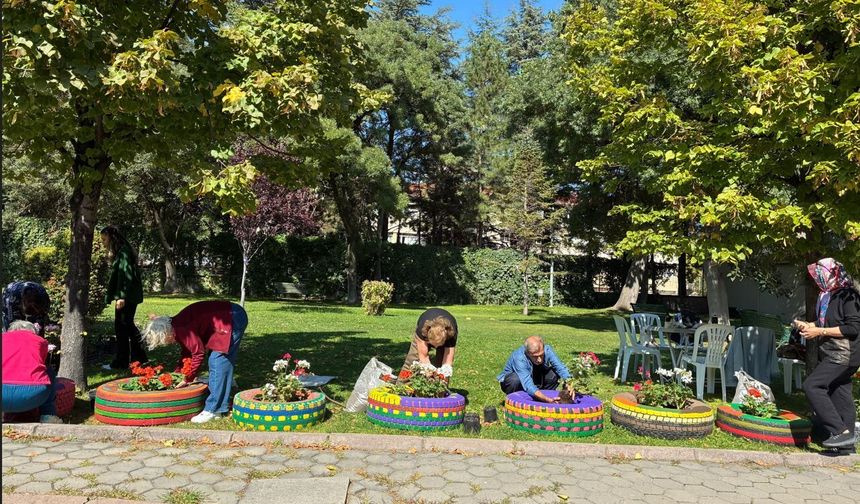 ESMEK’te Çocukluk Anıları Renkli Bir Bahçeye Dönüştü