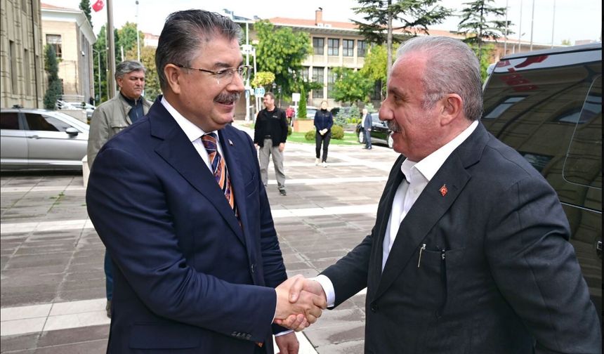Eski TBMM Başkanı Şentop Eskişehir'de