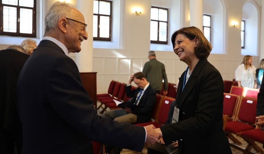 Başkan Ünlüce Mudanya Barış Sempozyumu’na Katıldı