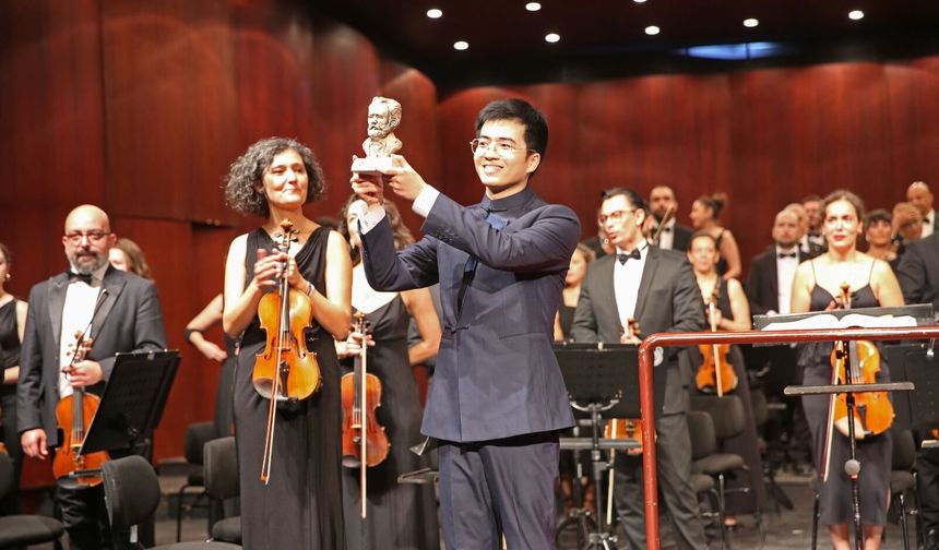 Gürer Aykal Orkestra Şefliği Yarışması İkincisi Guo Yeniden Eskişehir’de